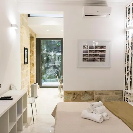 Stylish Studio In The Center *